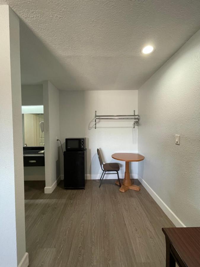Western Inn West Columbia Екстериор снимка